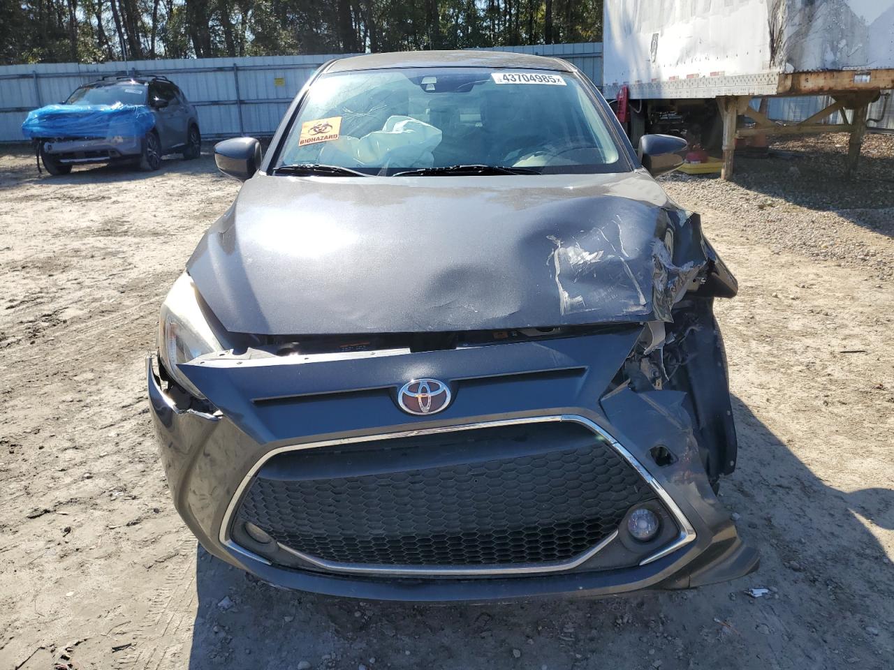 2019 Toyota Yaris VIN 3MYDLBYV3KY511913 Copart auction photo, front end / side damage thumbnail 5