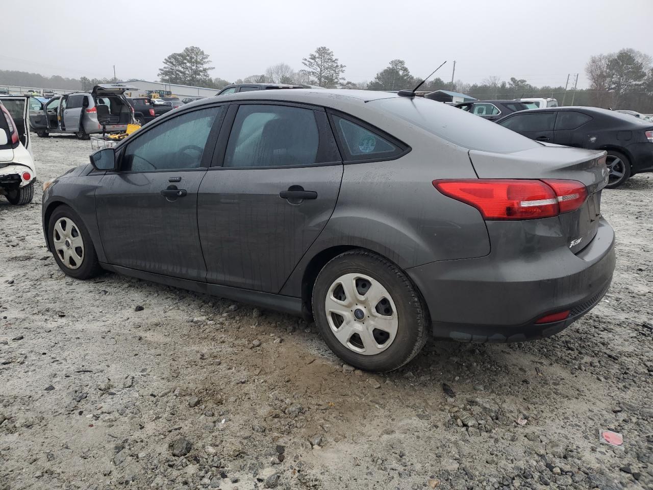 2016 Ford Focus VIN 1FADP3E22GL241629 Copart auction photo, minor dent/scratches damage thumbnail 2