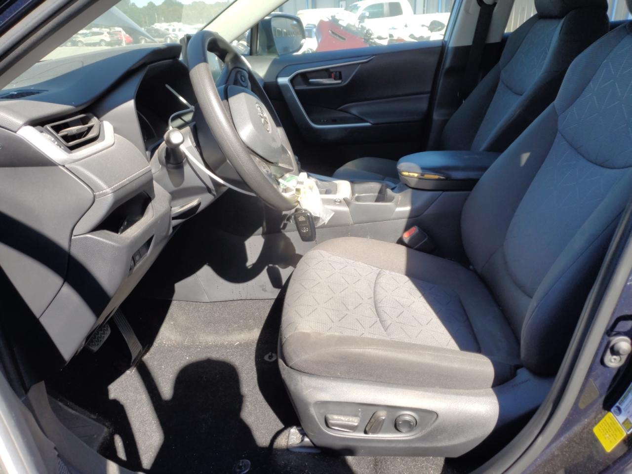 2021 Toyota RAV 4 VIN 2T3W1RFV3MW175956 Copart auction photo, front end / minor dent/scratches damage thumbnail 7