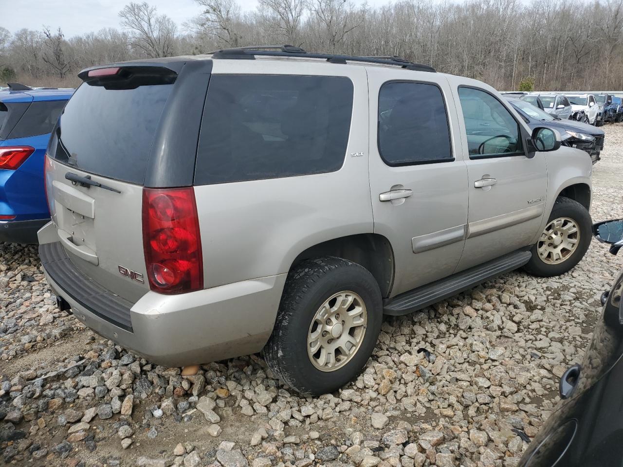 2007 GMC Yukon VIN 1GKFK13087R137915 Copart auction photo, minor dent/scratches damage thumbnail 3
