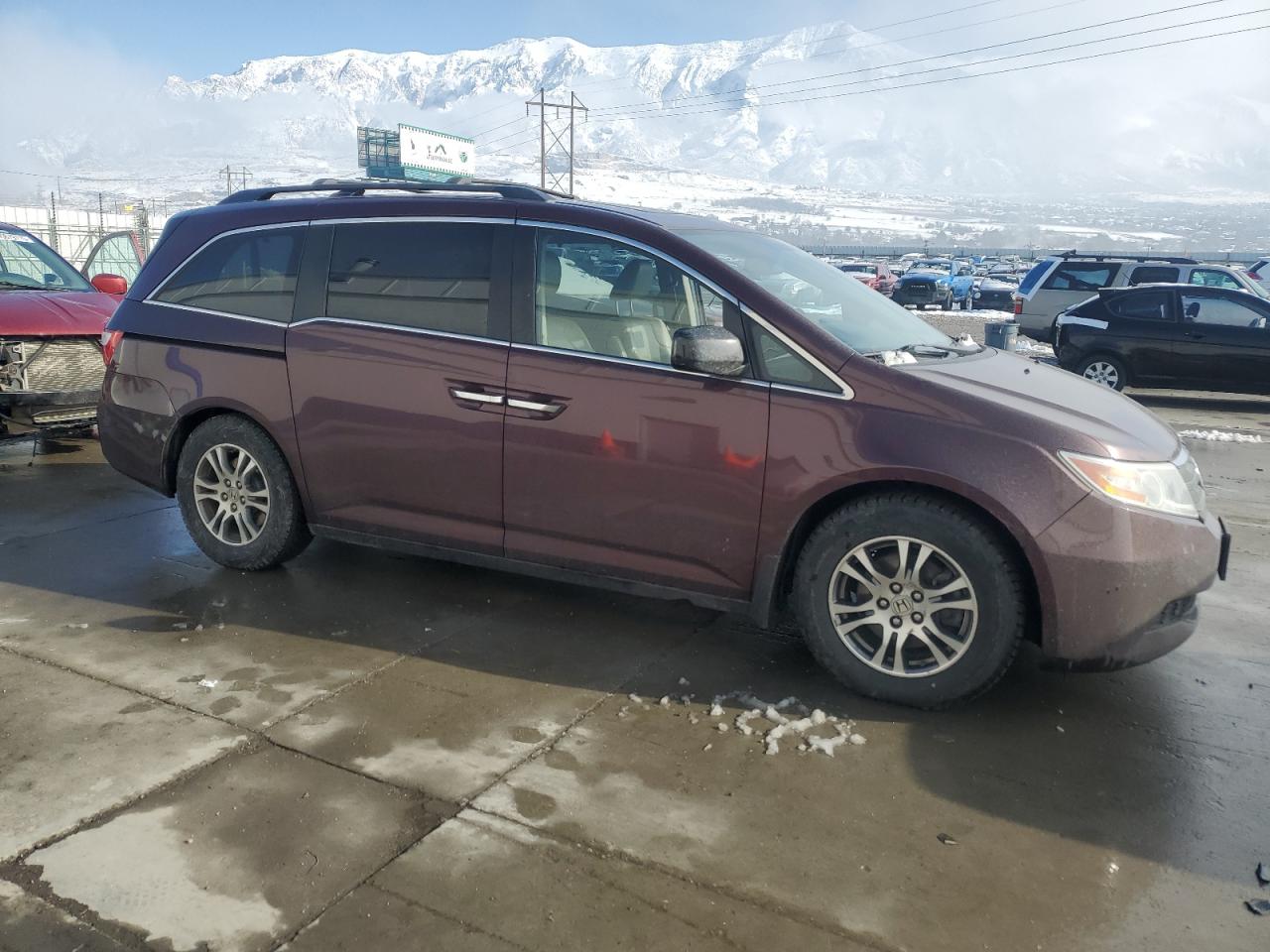 2013 Honda Odyssey VIN 5FNRL5H6XDB087837 Copart auction photo, side / front end damage thumbnail 4