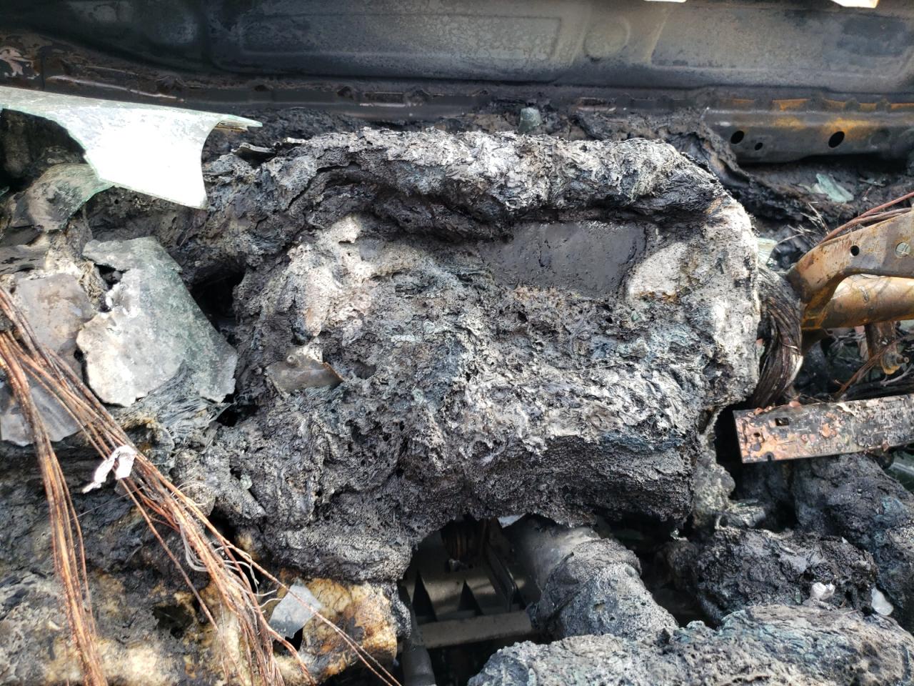 2022 Toyota Highlander VIN 5TDGZRBH2NS244586 Copart auction photo, burn - interior / minor dent/scratches damage thumbnail 9
