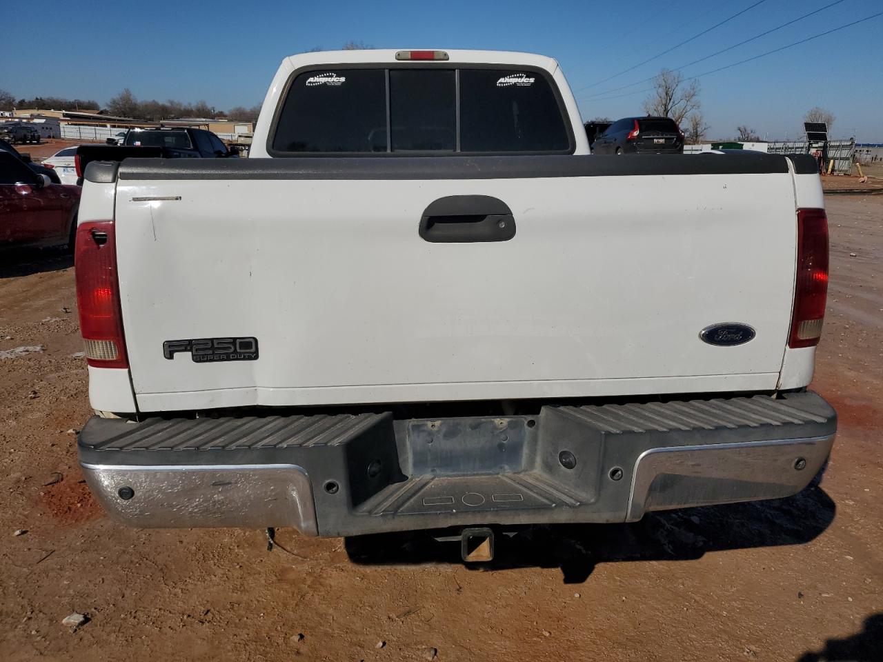 2000 Ford F250 VIN 1FTNW20F9YEA69224 Copart auction photo, side / minor dent/scratches damage thumbnail 6