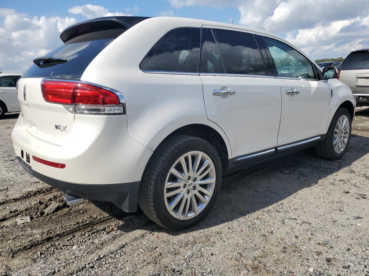2013 Lincoln MKX VIN 2LMDJ6JK1DBL22586 Copart auction photo, front end / minor dent/scratches damage thumbnail 3