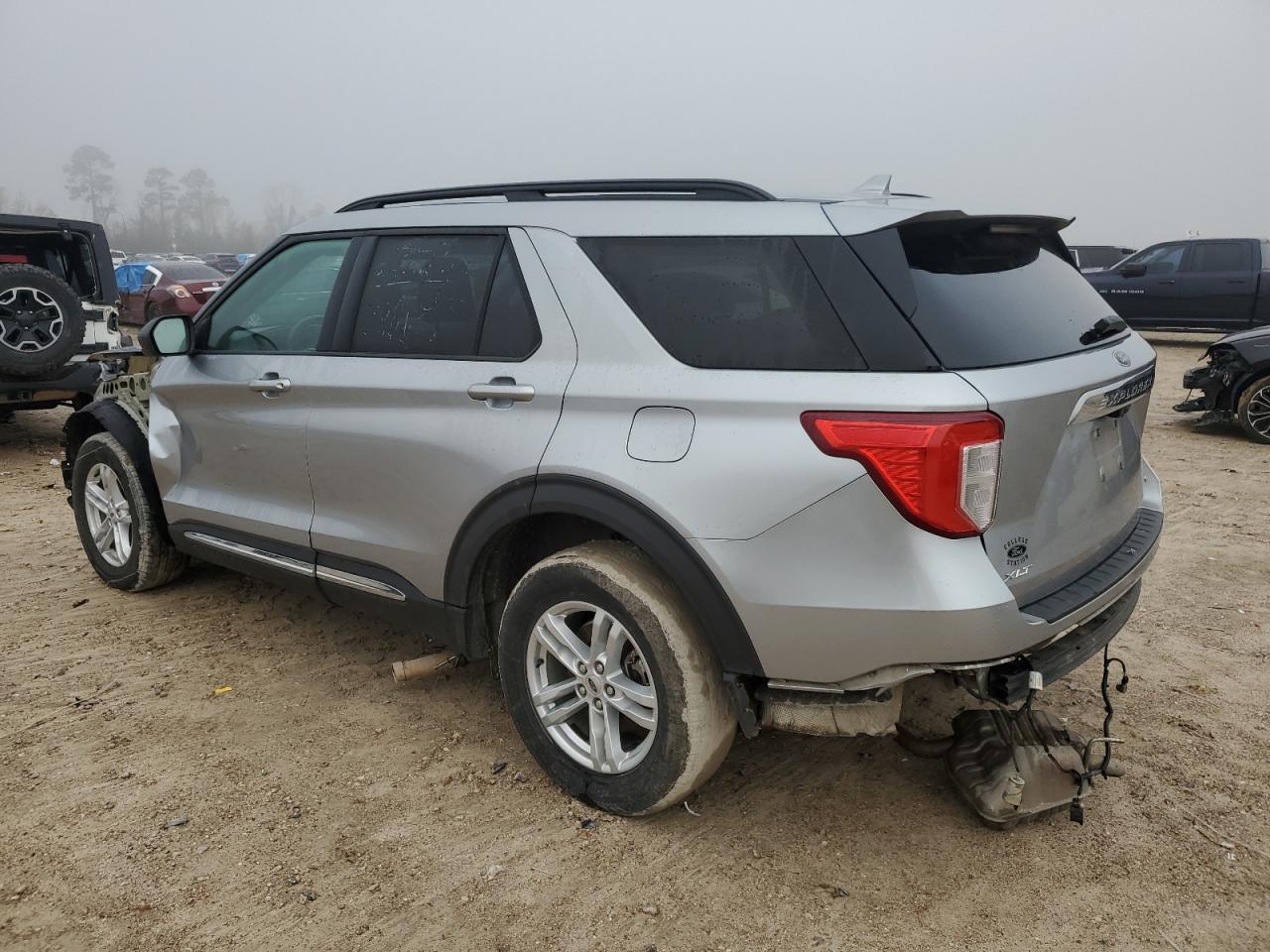 2020 Ford Explorer VIN 1FMSK7DH3LGC80225 Copart auction photo, all over damage thumbnail 2