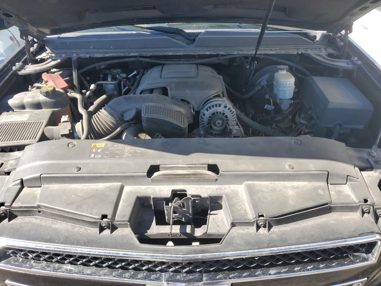 2014 Chevrolet Suburban VIN 1GNSKJE71ER227075 Copart auction photo, all over damage thumbnail 12