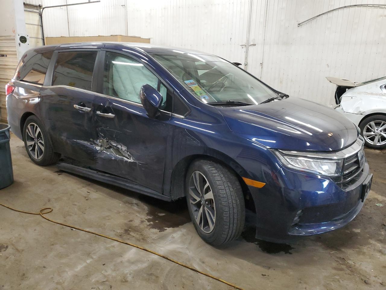 2021 Honda Odyssey VIN 5FNRL6H87MB011497 Copart auction photo, side / front end damage thumbnail 4
