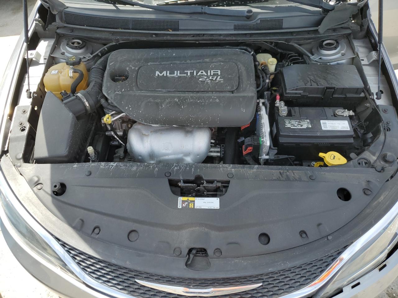 2015 Chrysler 200 VIN 1C3CCCAB6FN652384 Copart auction photo, front end / side damage thumbnail 11
