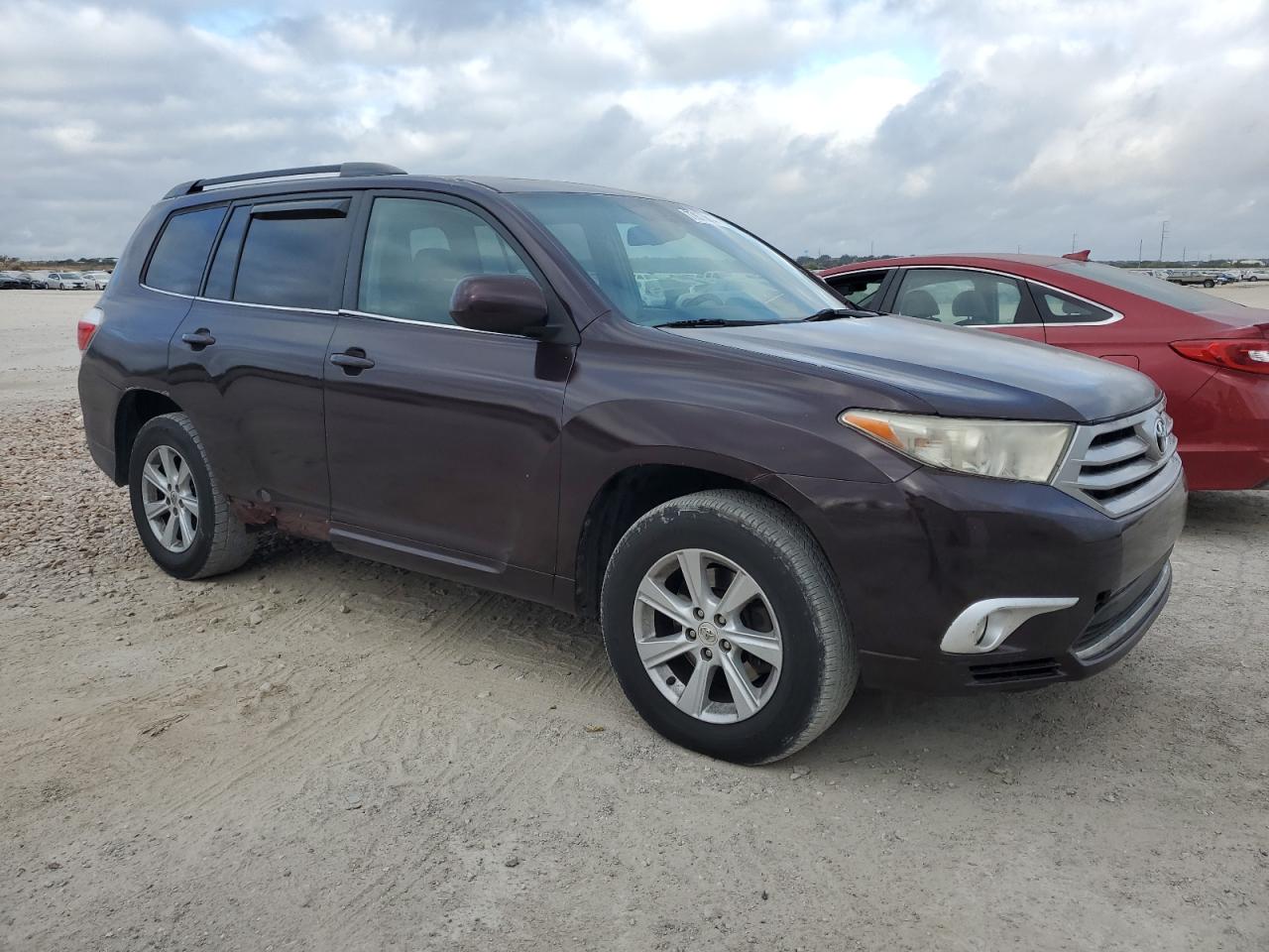 2011 Toyota Highlander VIN 5TDZK3EH8BS031207 Copart auction photo, side / normal wear damage thumbnail 4