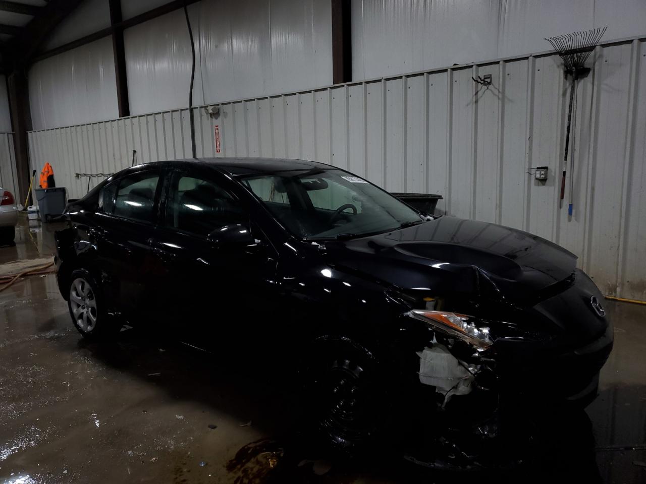 2011 Mazda 3 VIN JM1BL1UGXB1901483 Copart auction photo, front end damage thumbnail 4
