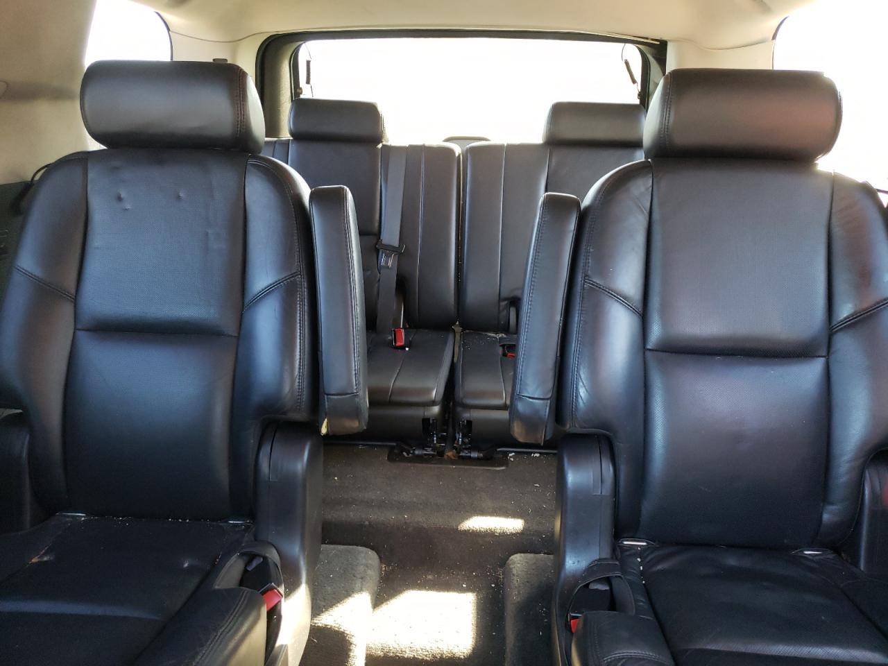 2008 Cadillac Escalade VIN 1GYFK638X8R183899 Copart auction photo, rear end / minor dent/scratches damage thumbnail 10