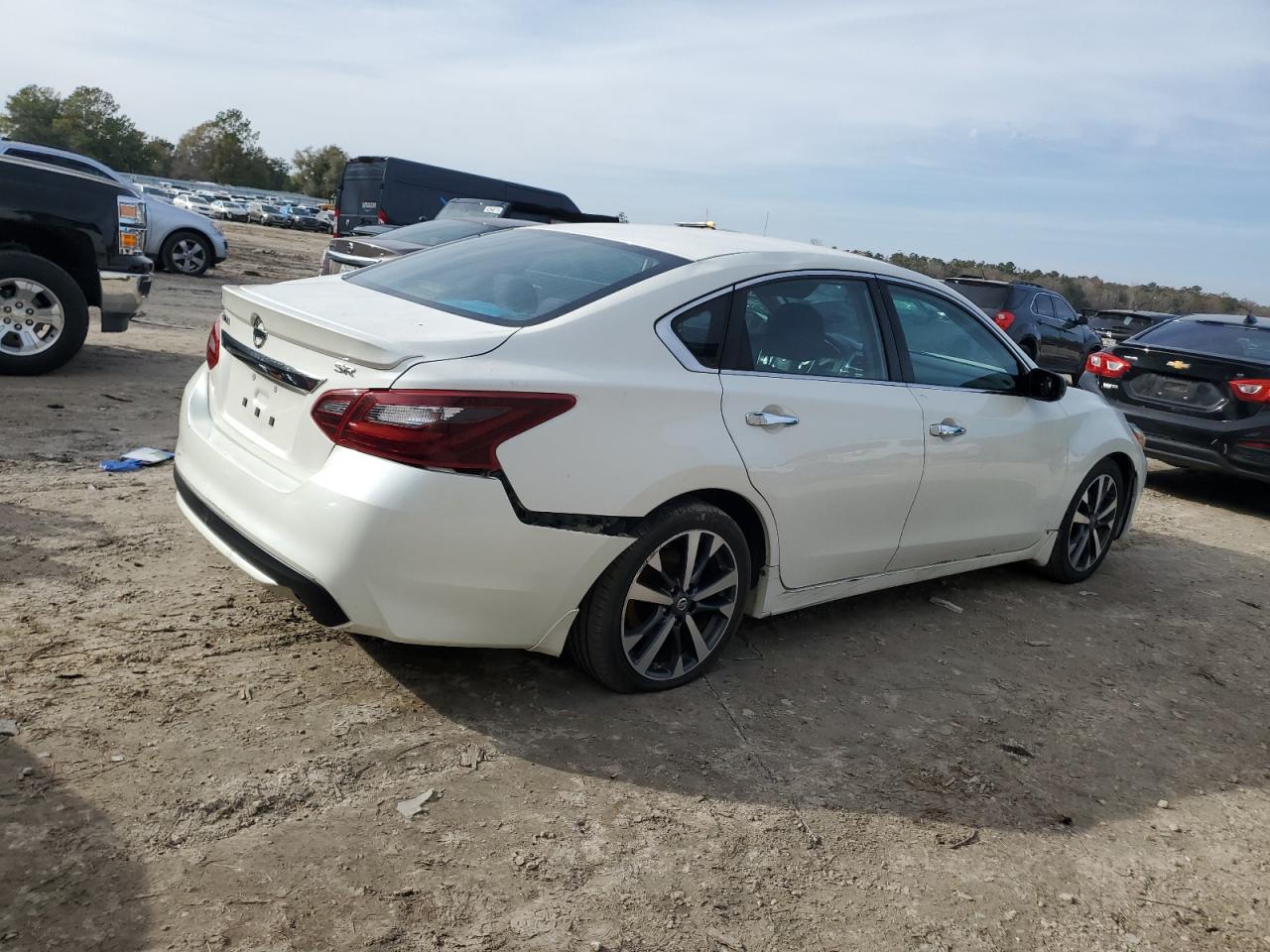 2017 Nissan Altima VIN 1N4AL3APXHC125936 Copart auction photo, rear end / front end damage thumbnail 3