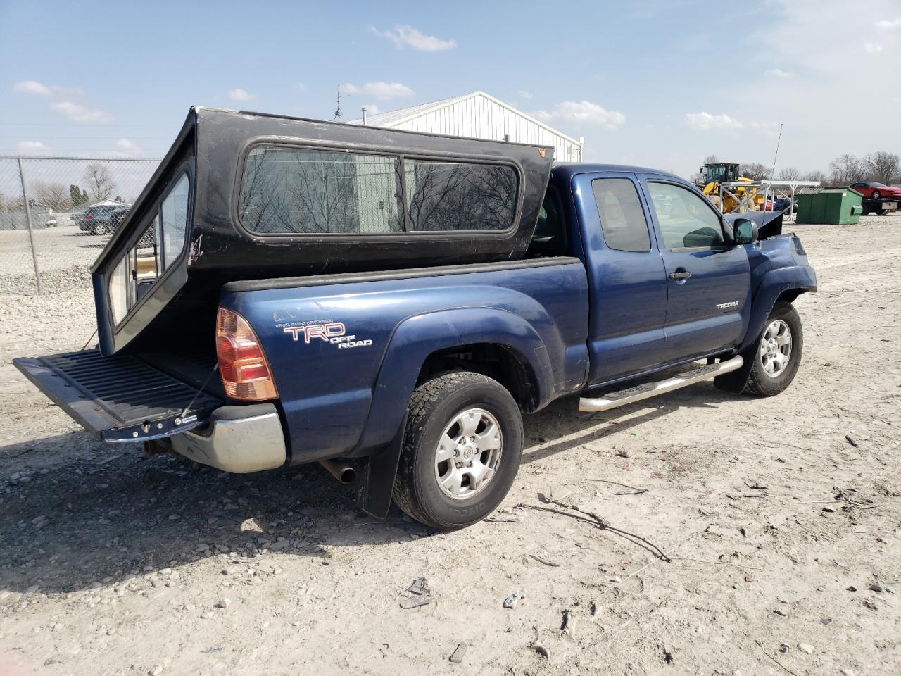 2008 Toyota Tacoma VIN 5TEUU42N28Z552861 Copart auction photo, front end / side damage thumbnail 3