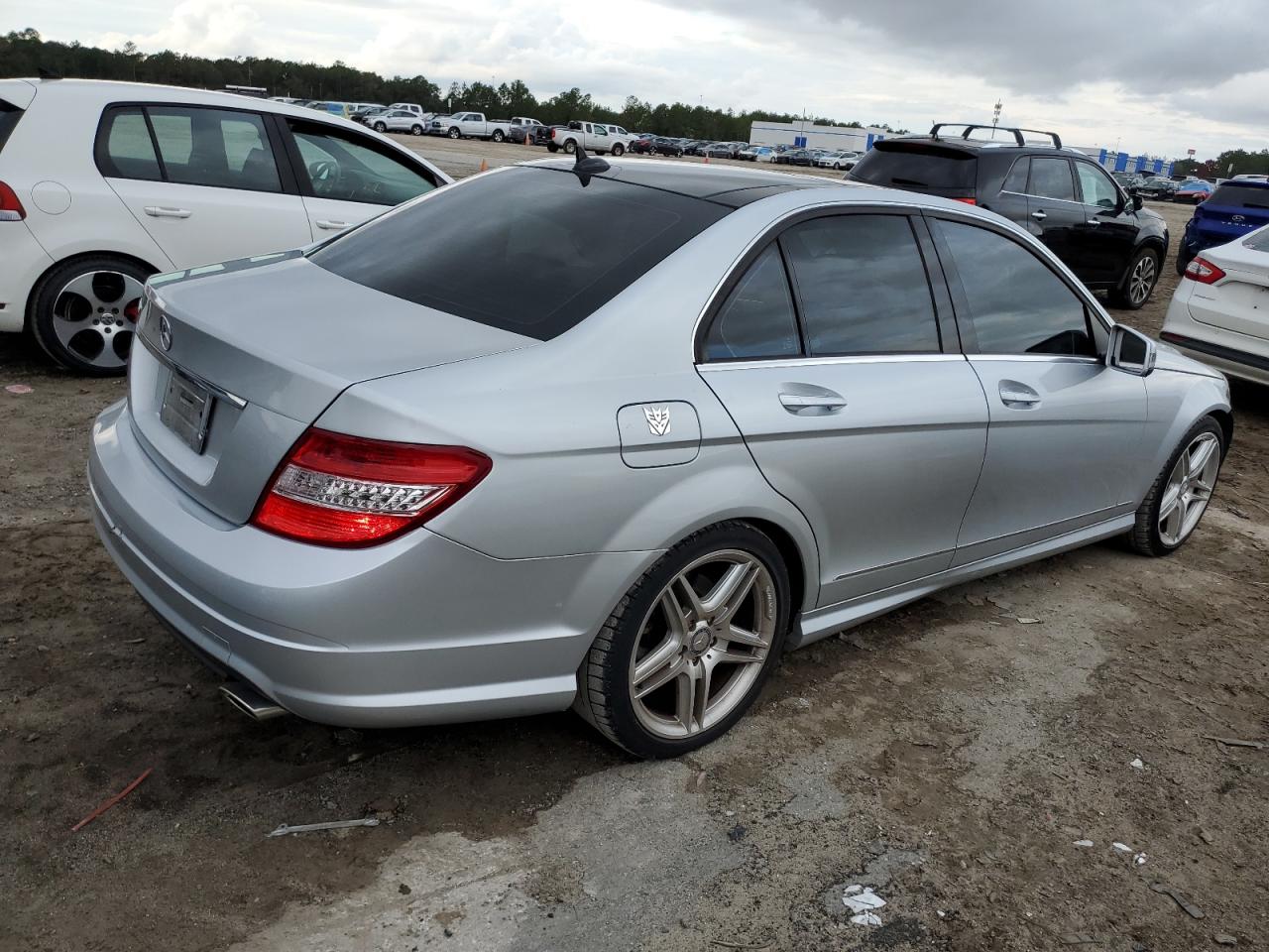 2010 Mercedes-Benz C-klasse VIN WDDGF5EB2AR124908 Copart auction photo, front end damage thumbnail 3
