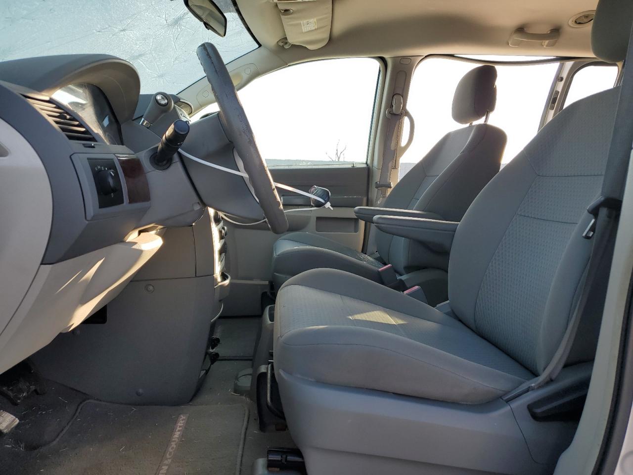 2010 Chrysler Town & Country VIN 2A4RR4DE5AR368668 Copart auction photo, hail / minor dent/scratches damage thumbnail 7