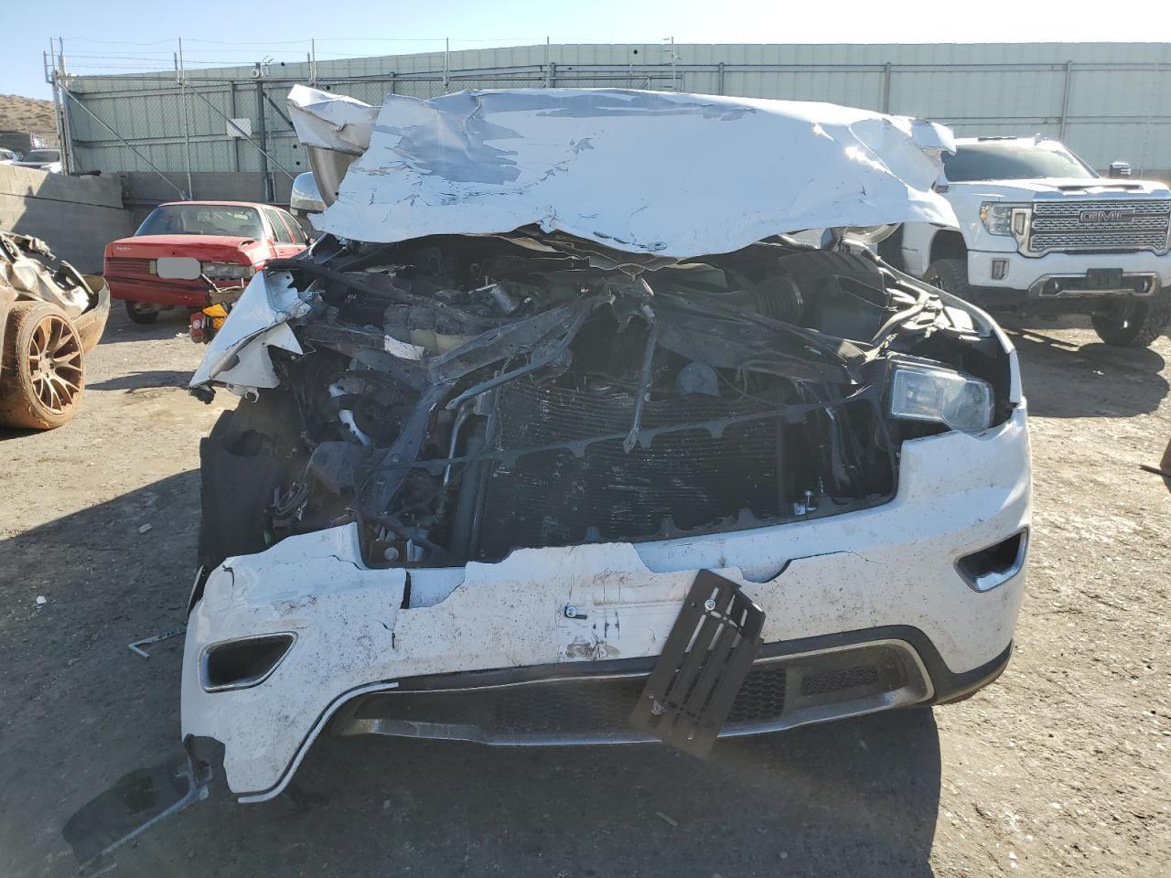 2019 Jeep Grand Cherokee VIN 1C4RJFBGXKC611494 Copart auction photo, front end damage thumbnail 5