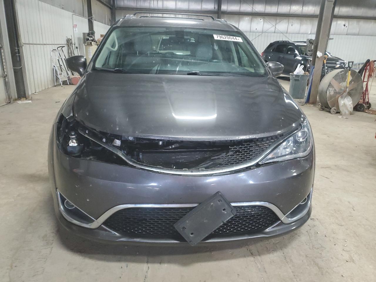 2018 Chrysler Pacifica VIN 2C4RC1EG5JR260847 Copart auction photo, front end / minor dent/scratches damage thumbnail 5