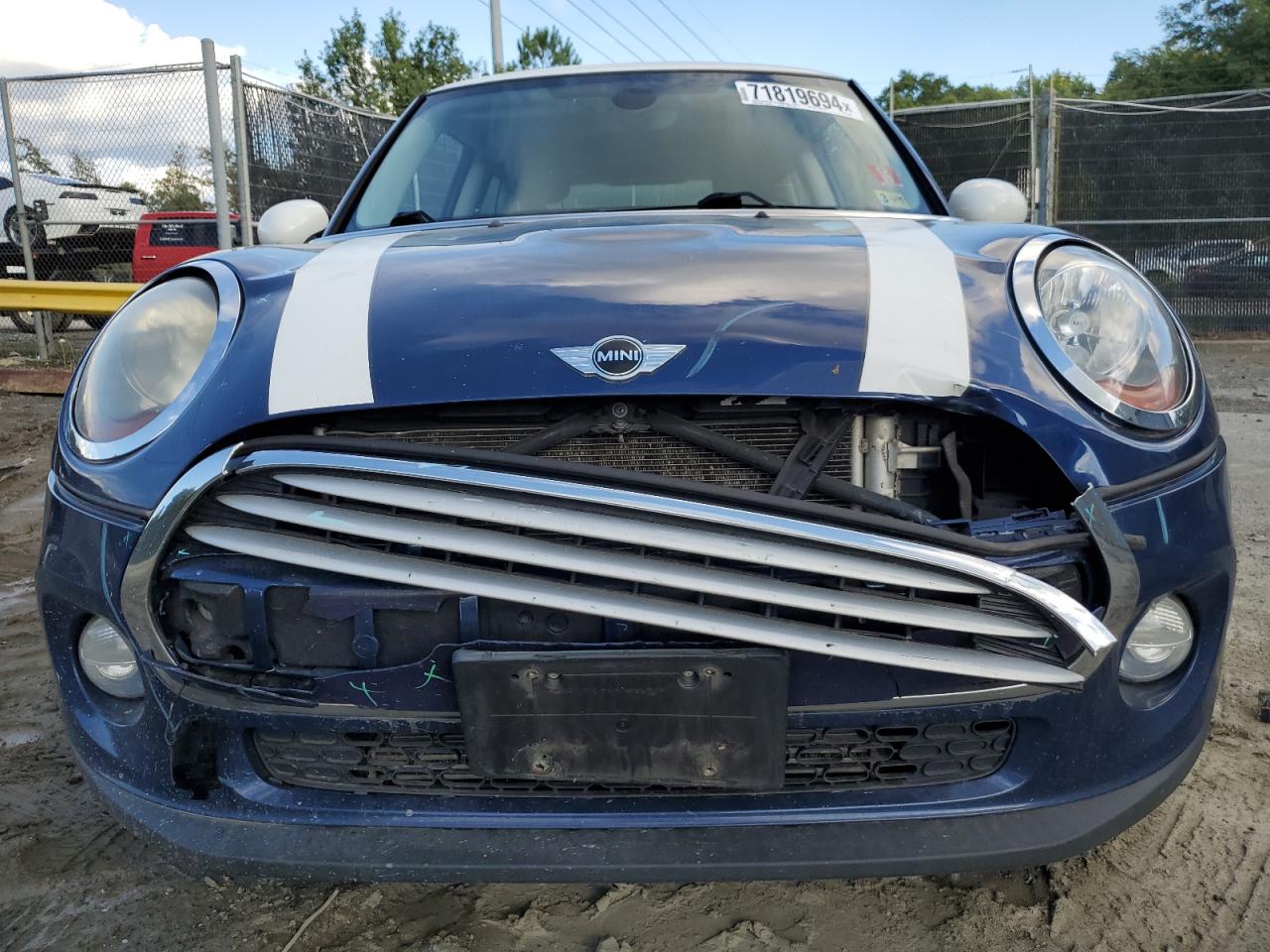 2015 MINI Cooper VIN WMWXM5C52F3A59730 Copart auction photo, front end / minor dent/scratches damage thumbnail 5