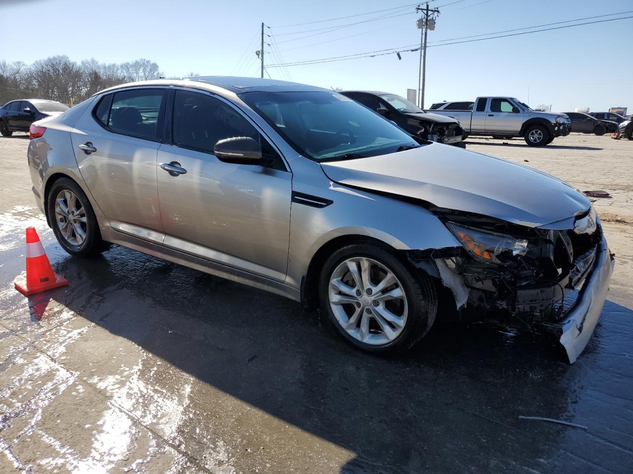 2011 KIA Optima VIN KNAGR4A6XB5167838 Copart auction photo, front end / minor dent/scratches damage thumbnail 4