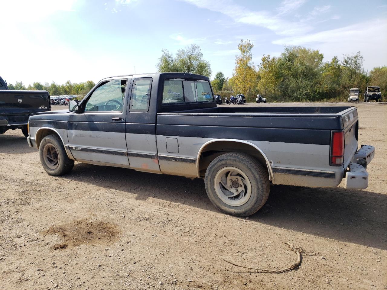 1993 Chevrolet S-10 Pickup VIN 1GCCS19R3P0136826 Copart auction photo, front end / rear end damage thumbnail 2