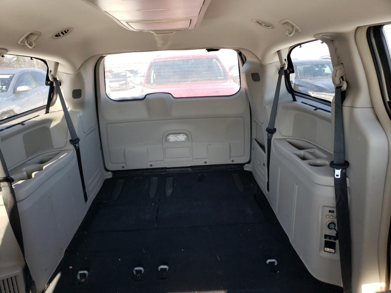 2015 Chrysler Town & Country VIN 2C4RC1BG3FR546613 Copart auction photo, side / minor dent/scratches damage thumbnail 10