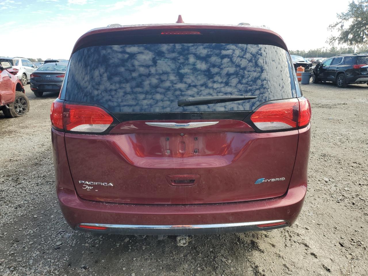 2018 Chrysler Pacifica VIN 2C4RC1N70JR212883 Copart auction photo, side damage thumbnail 6