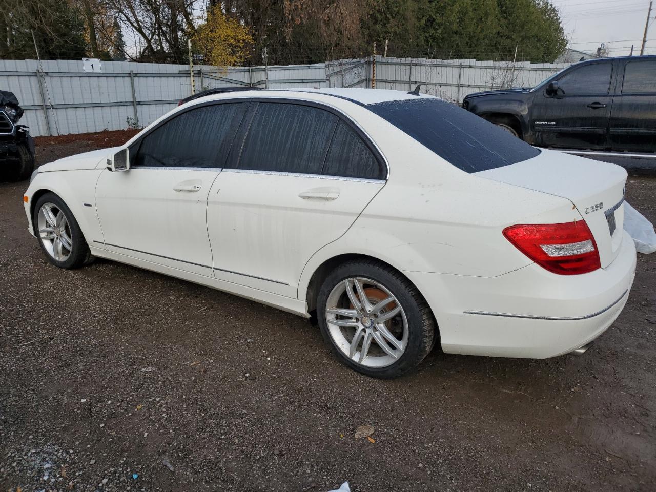2012 Mercedes-Benz C-klasse VIN WDDGF4HB4CF916102 Copart auction photo, minor dent/scratches damage thumbnail 2