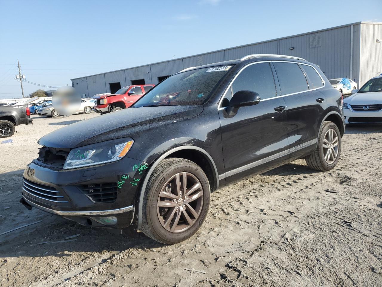 2016 Volkswagen Touareg VIN WVGEF9BP7GD010767 - Copart auction photo