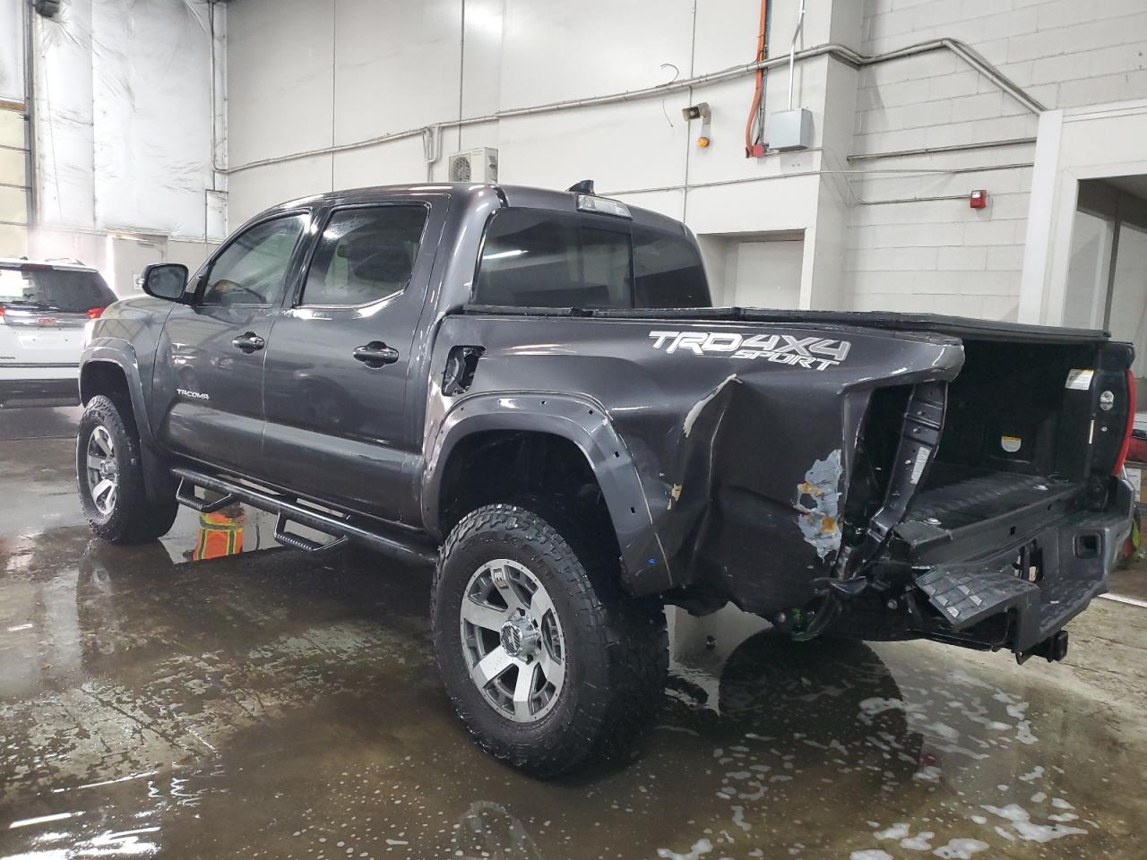 2017 Toyota Tacoma VIN 5TFCZ5AN9HX100529 Copart auction photo, rear end / hail damage thumbnail 2