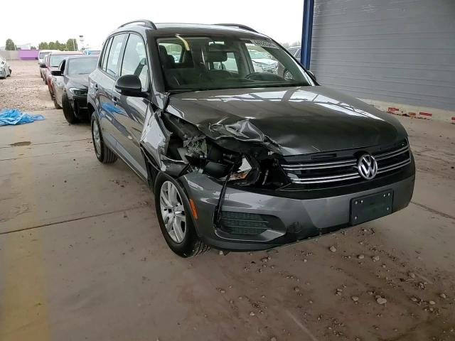 2016 Volkswagen Tiguan VIN WVGAV7AX1GW052377 Copart auction photo, front end damage thumbnail 12