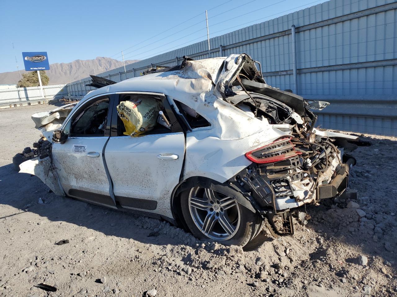 2016 Porsche Macan VIN WP1AB2A56GLB50321 Copart auction photo, rollover damage thumbnail 2