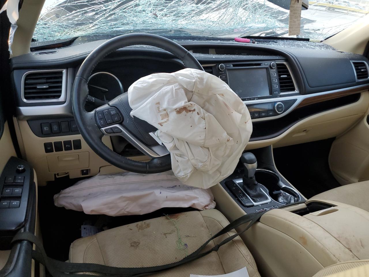 2018 Toyota Highlander VIN 5TDYZRFH5JS237155 Copart auction photo, front end damage thumbnail 8