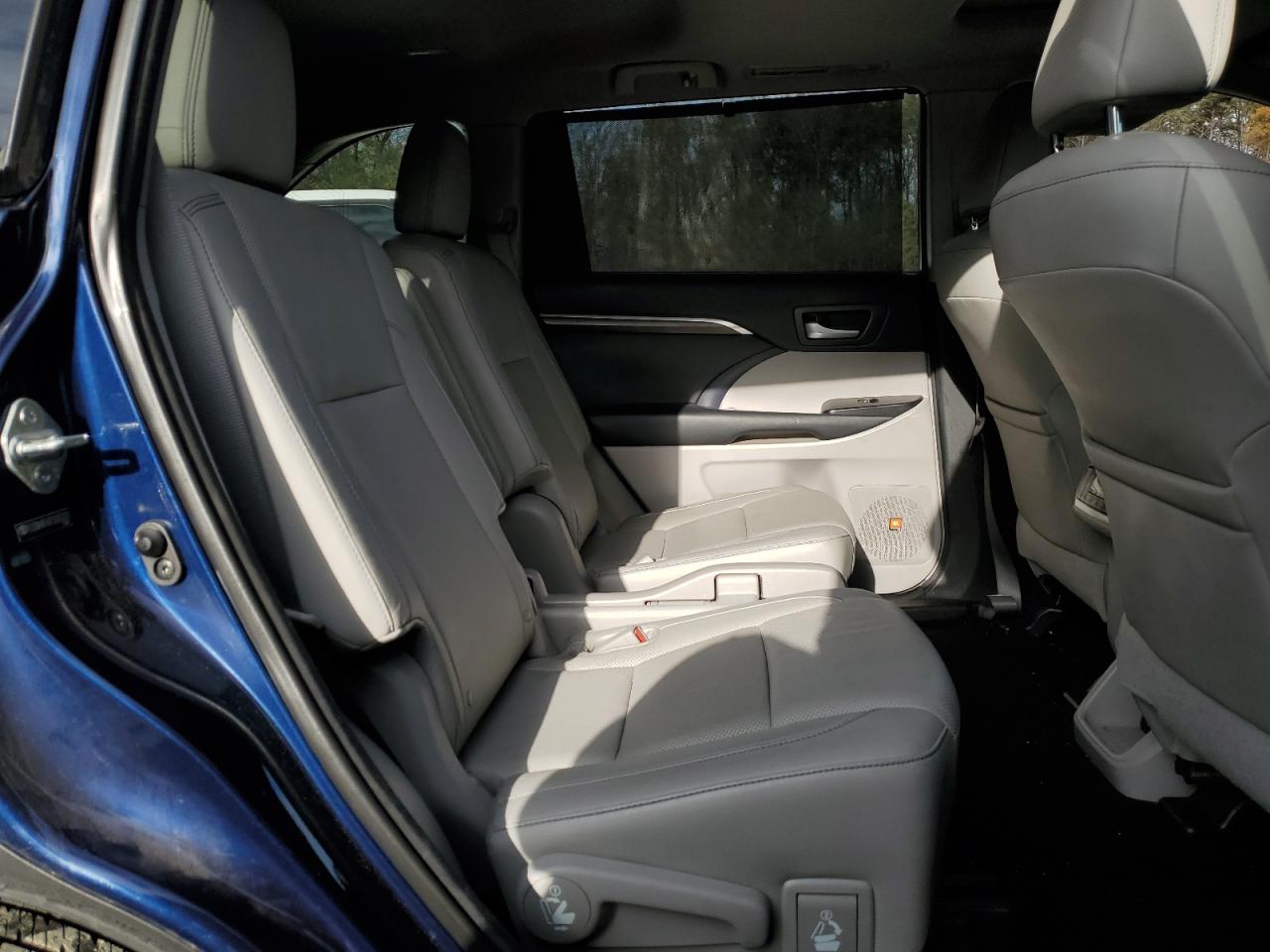 2014 Toyota Highlander VIN 5TDDKRFH7ES035331 Copart auction photo, rear end / minor dent/scratches damage thumbnail 11