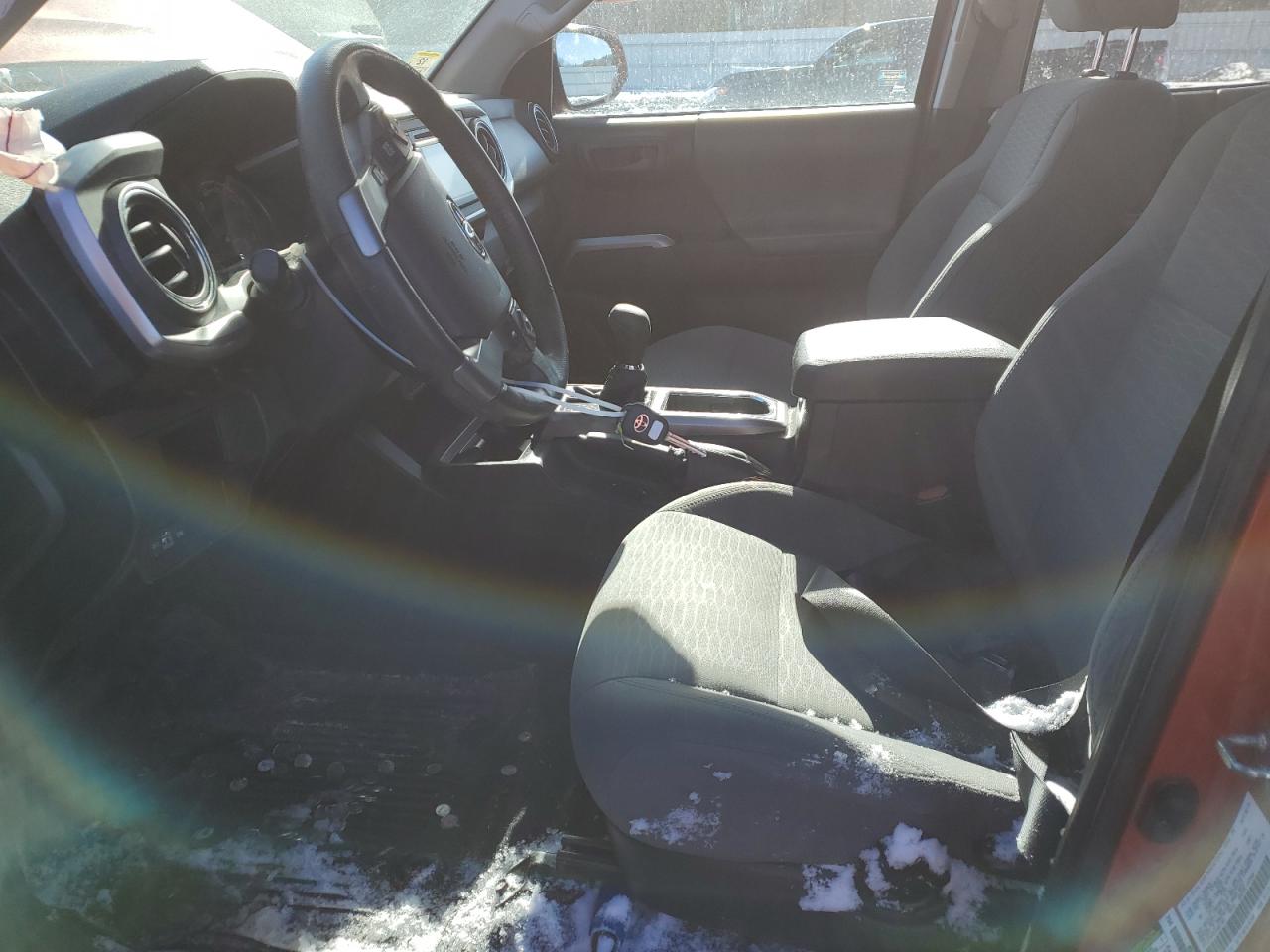 2016 Toyota Tacoma VIN 5TFCZ5AN5GX041901 Copart auction photo, side / front end damage thumbnail 7