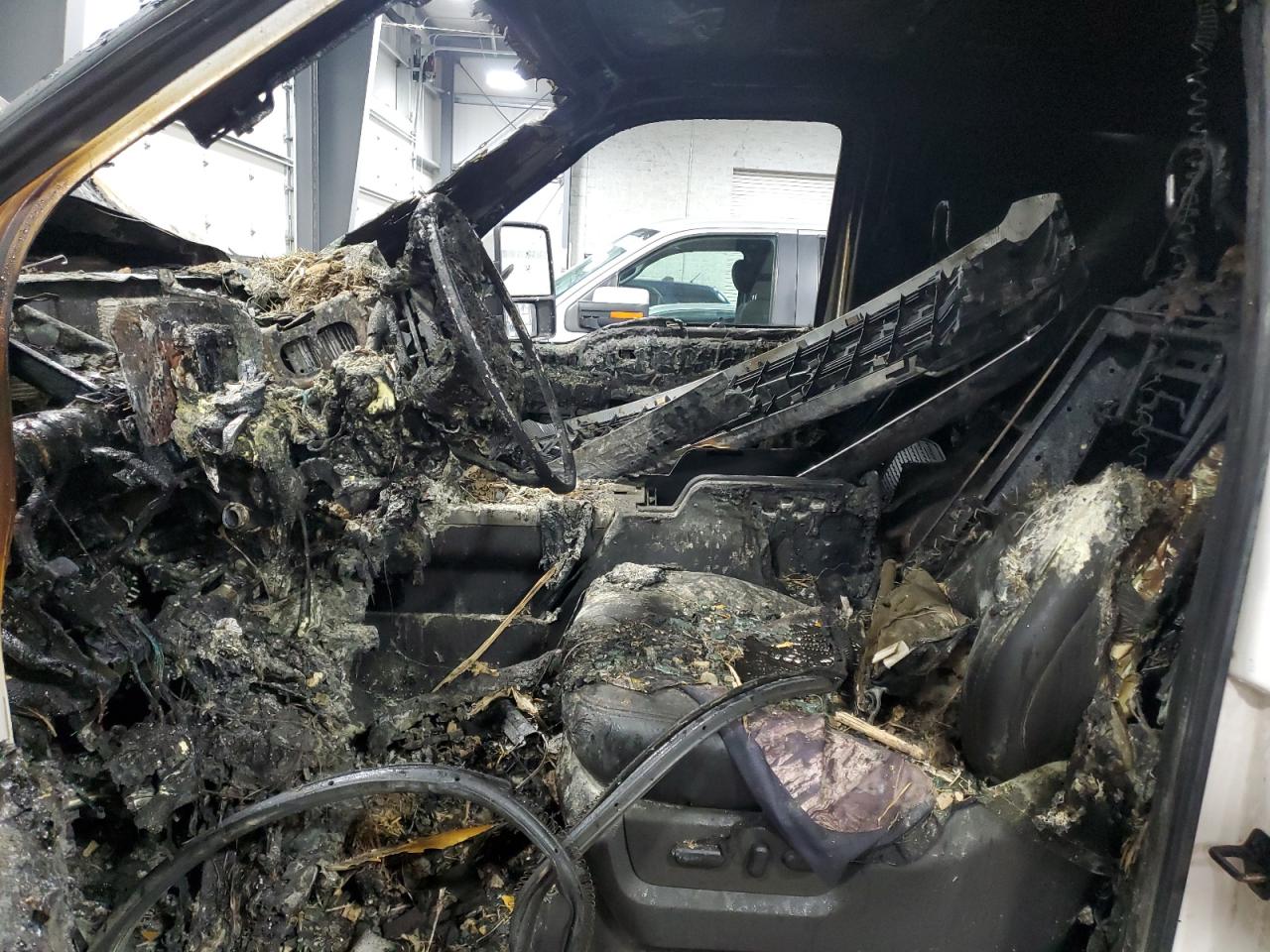 2011 Ford F350 VIN 1FT8W3BT5BEC99839 Copart auction photo, burn - interior damage thumbnail 7