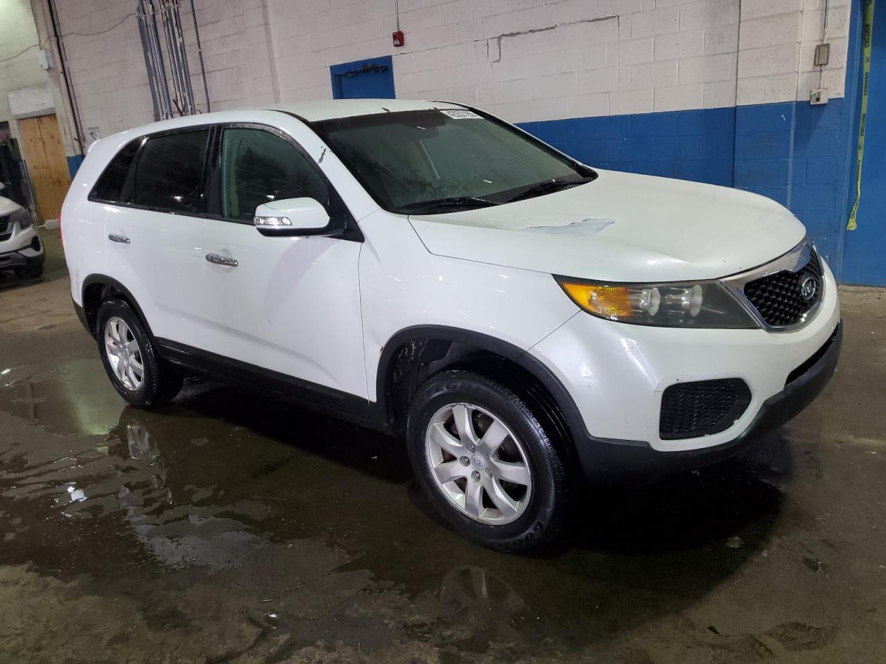 2011 KIA Sorento VIN 5XYKT3A18BG052689 Copart auction photo, rear end / front end damage thumbnail 4