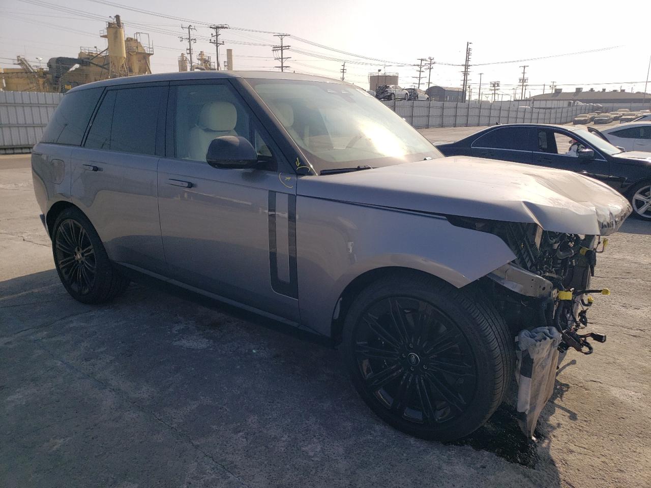 2024 Land Rover Range Rover VIN SALKP9E91RA233403 Copart auction photo, front end damage thumbnail 4