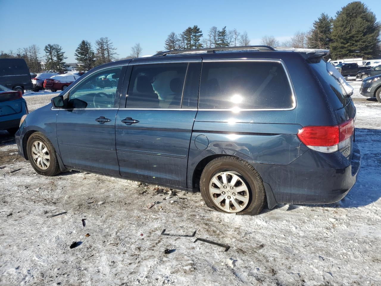2010 Honda Odyssey VIN 5FNRL3H57AB040675 Copart auction photo, side / rear end damage thumbnail 2