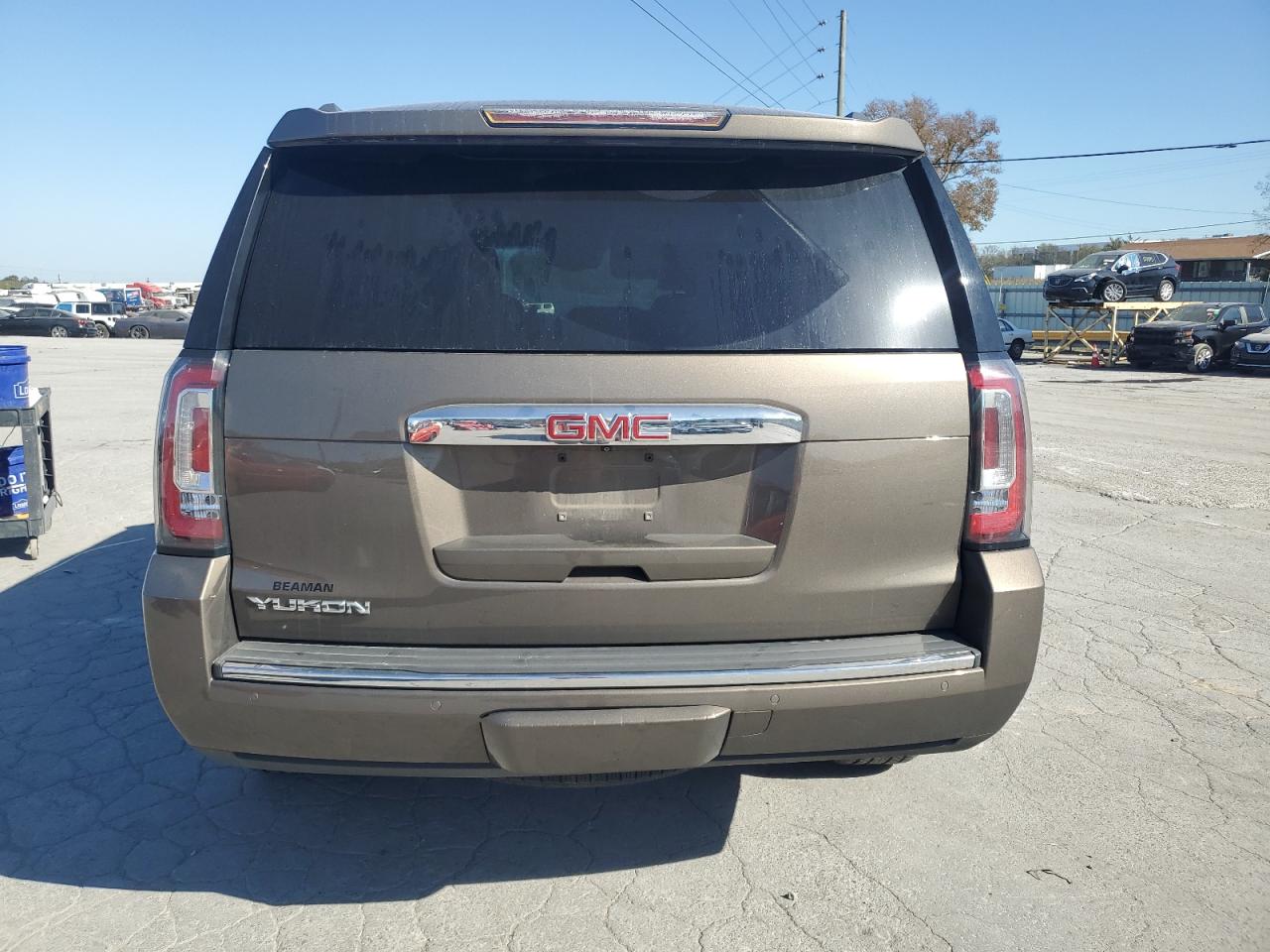 2015 GMC Yukon VIN 1GKS1CKJ2FR665259 Copart auction photo, front end damage thumbnail 6