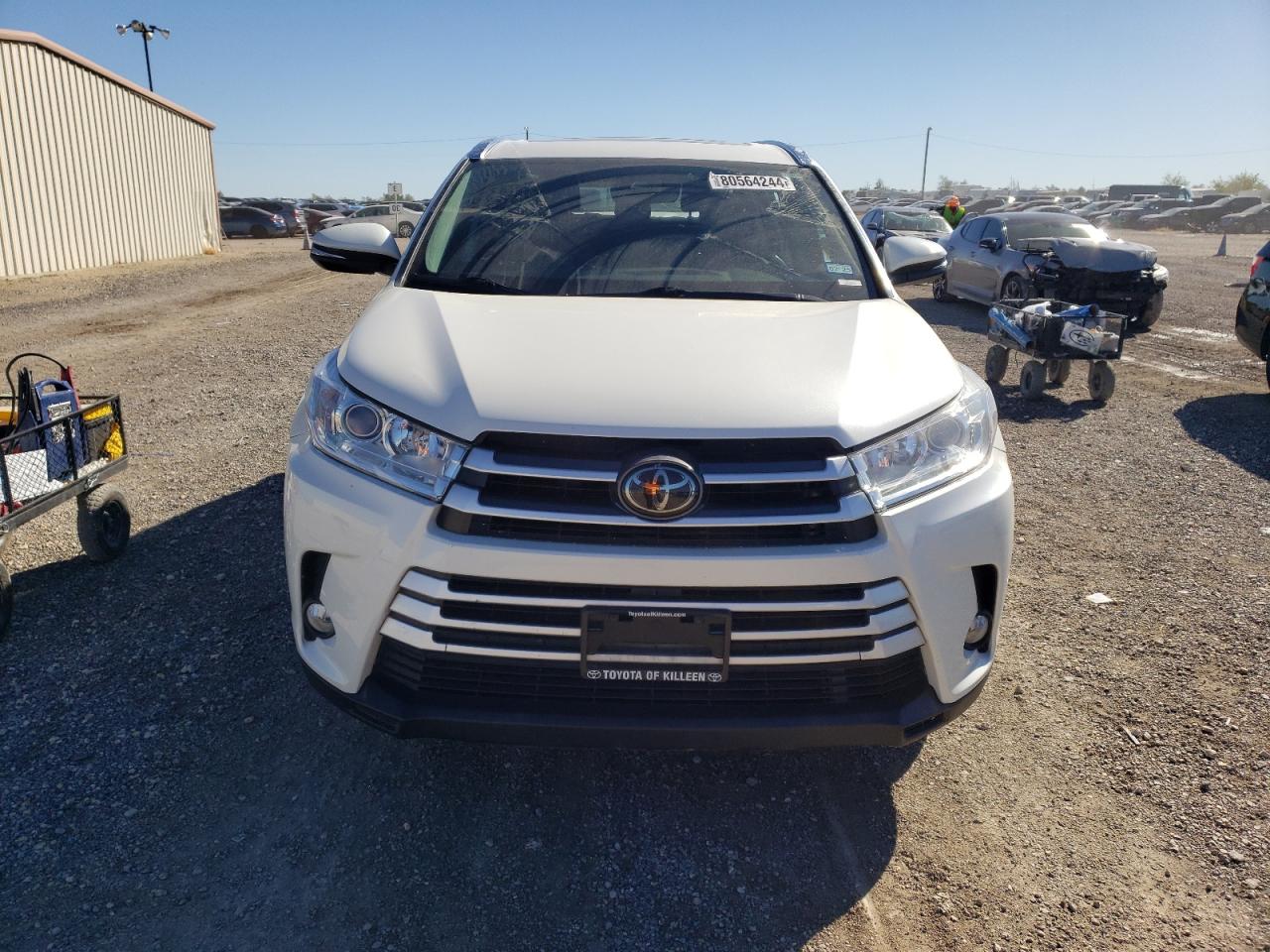 2019 Toyota Highlander VIN 5TDKZRFH3KS560451 Copart auction photo, rear end damage thumbnail 5