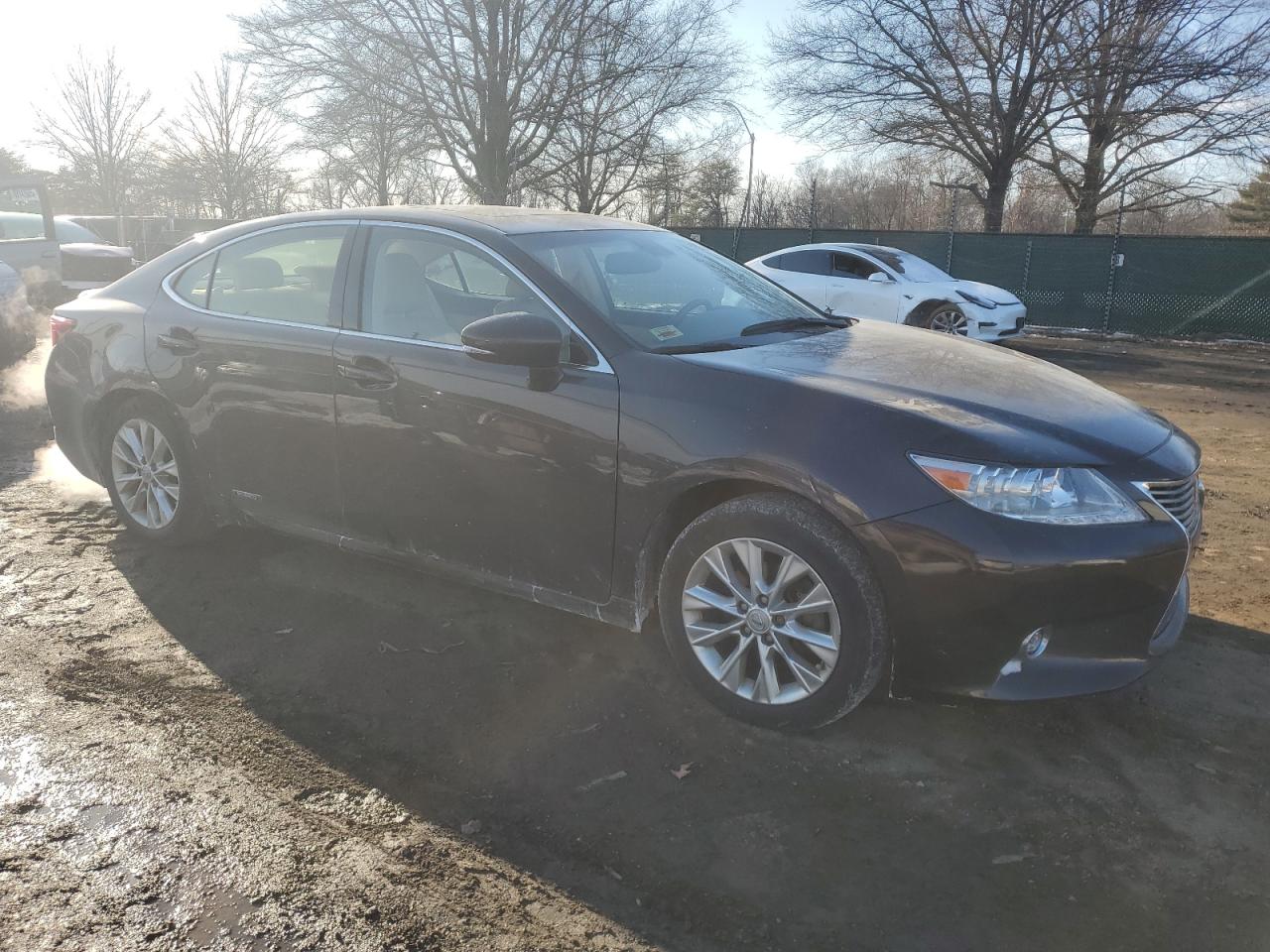 2014 Lexus ES VIN JTHBW1GG0E2043375 Copart auction photo, side / minor dent/scratches damage thumbnail 4