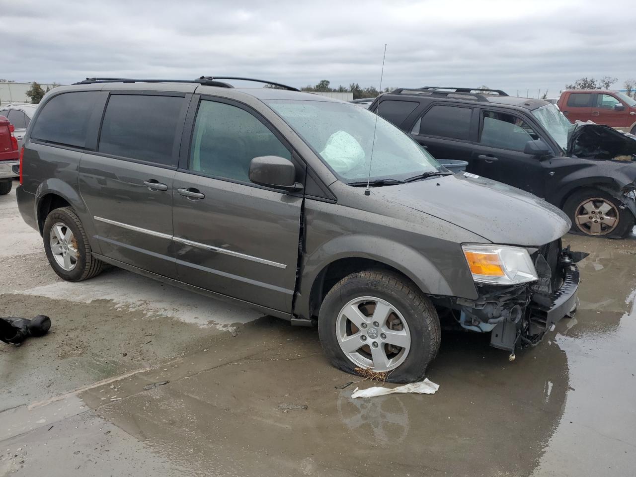 2010 Dodge Caravan VIN 2D4RN5D18AR224734 Copart auction photo, front end / side damage thumbnail 4