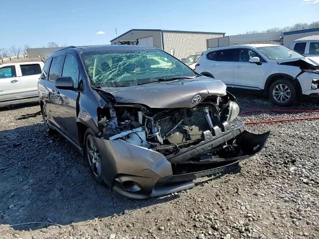 2017 Toyota Sienna VIN 5TDXZ3DC9HS840443 Copart auction photo, front end damage thumbnail 14