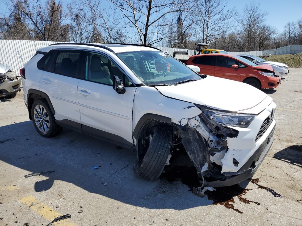 2020 Toyota RAV 4 VIN 2T3A1RFV1LW114713 Copart auction photo, front end / undercarriage damage thumbnail 4