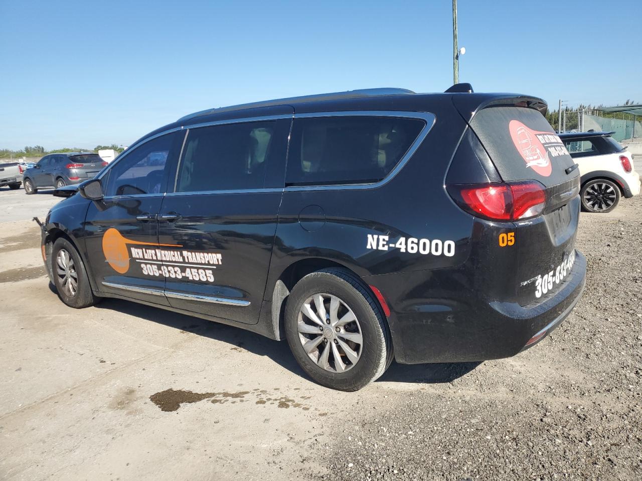 2019 Chrysler Pacifica VIN 2C4RC1BG5KR561043 Copart auction photo, front end / mechanical damage thumbnail 2