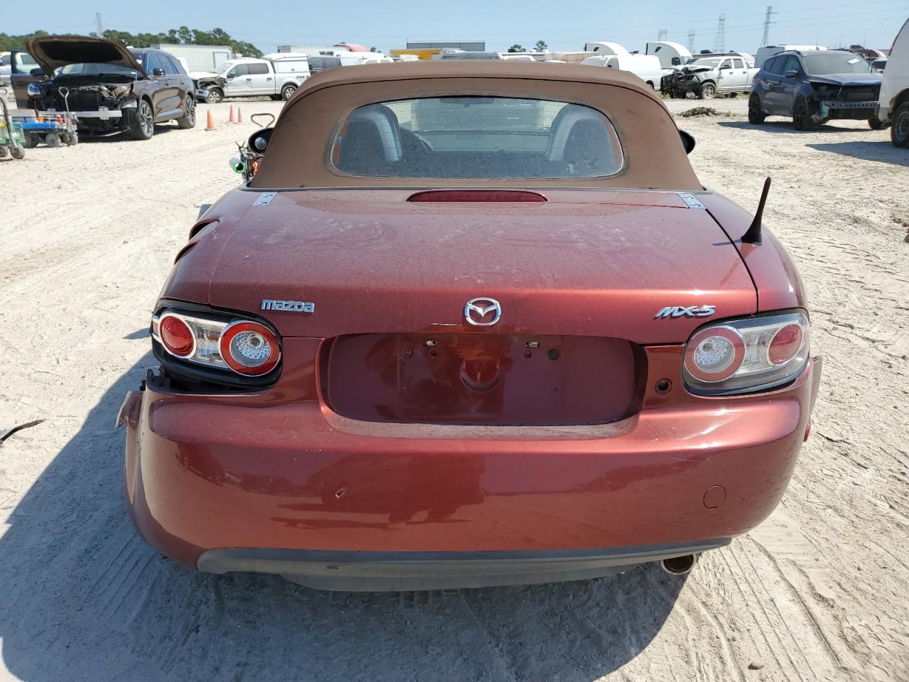 2007 Mazda MX-5 VIN JM1NC25F270127574 Copart auction photo, rear end / side damage thumbnail 6