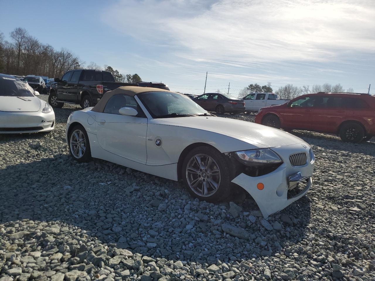 2005 BMW Z4 VIN 4USBT53555LU10880 Copart auction photo, front end damage thumbnail 4