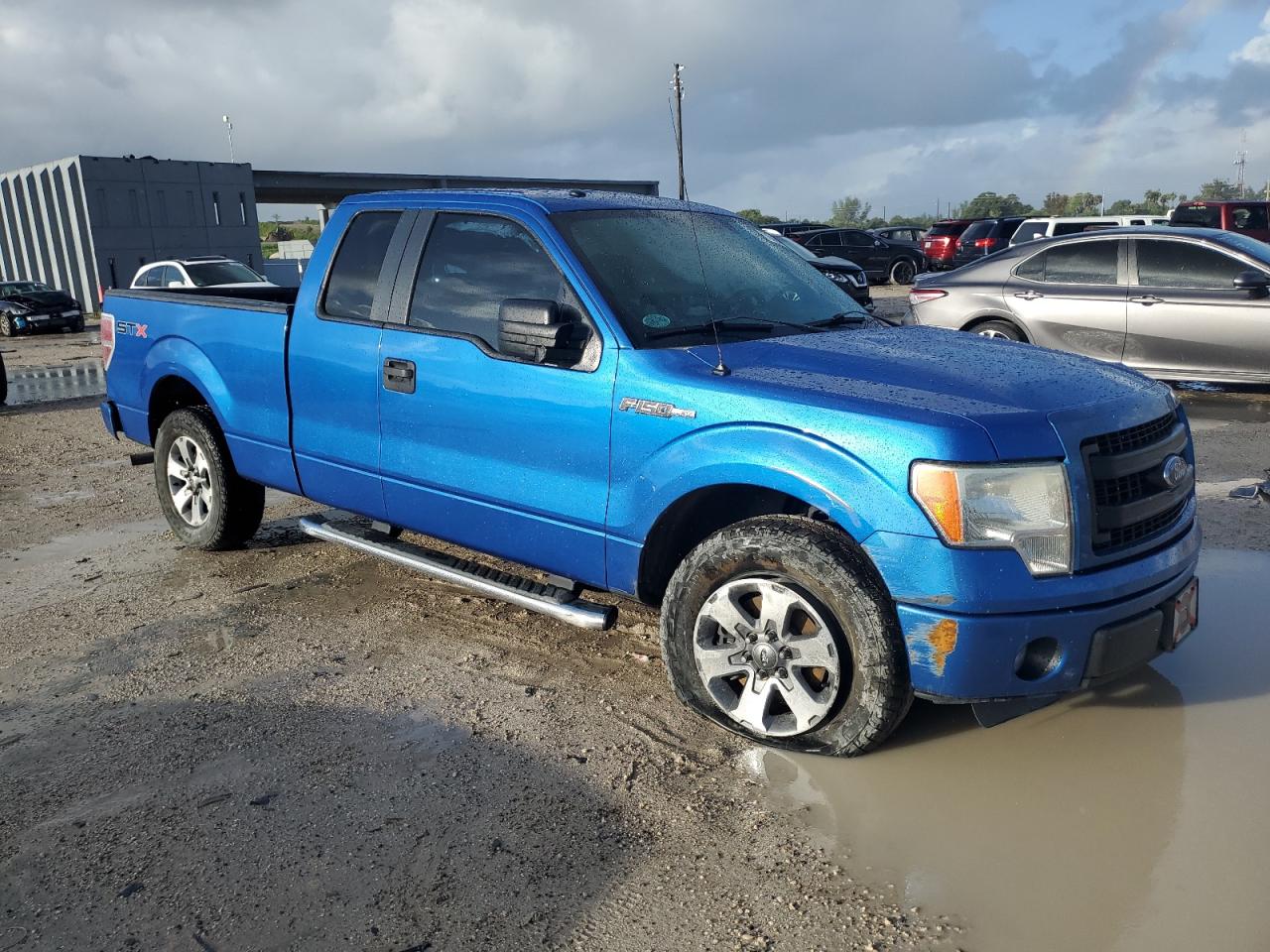 2013 Ford F-150 VIN 1FTEX1CM3DFA43255 Copart auction photo, front end / side damage thumbnail 4