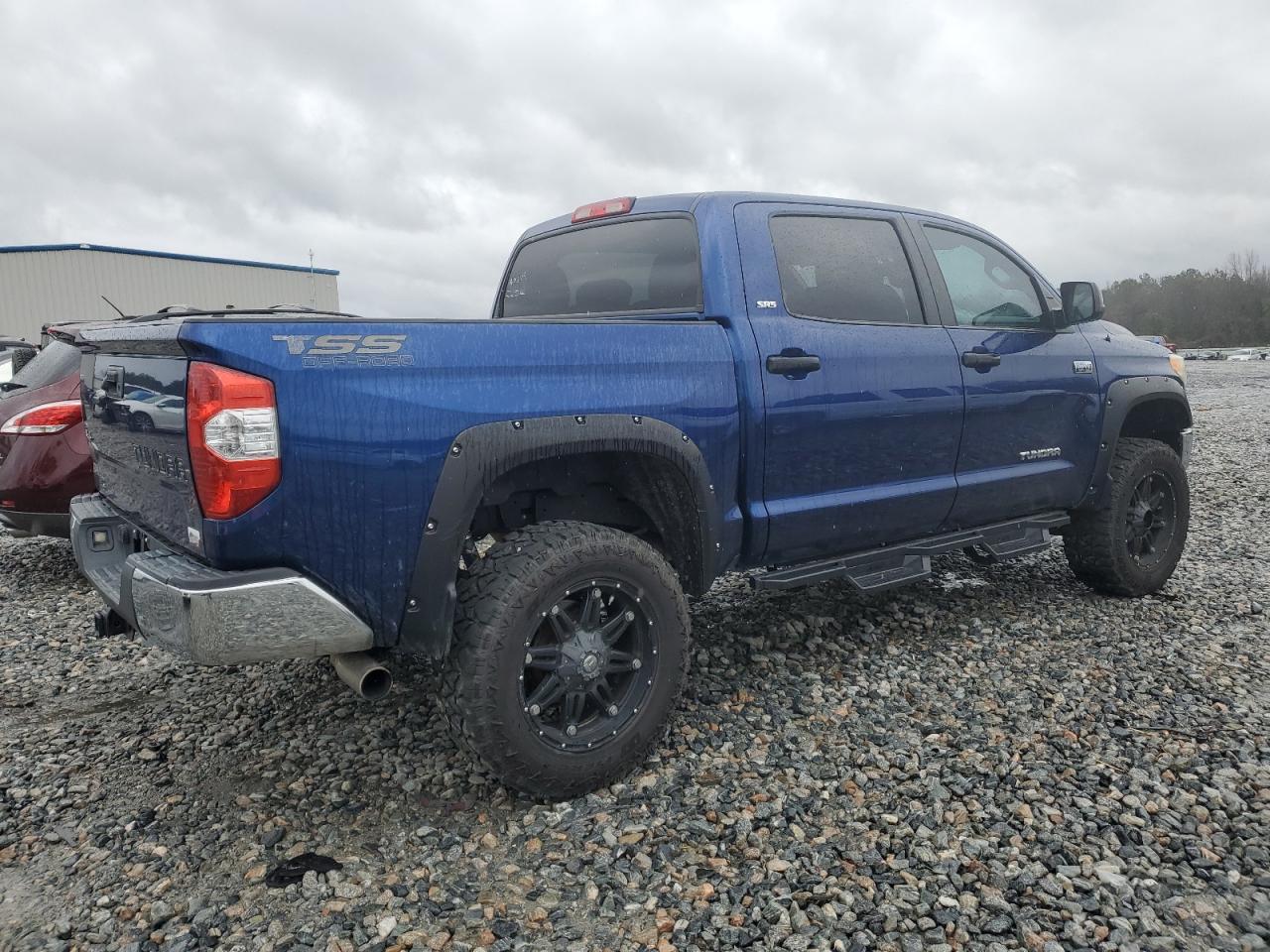2015 Toyota Tundra VIN 5TFDW5F1XFX419812 Copart auction photo, side damage thumbnail 3