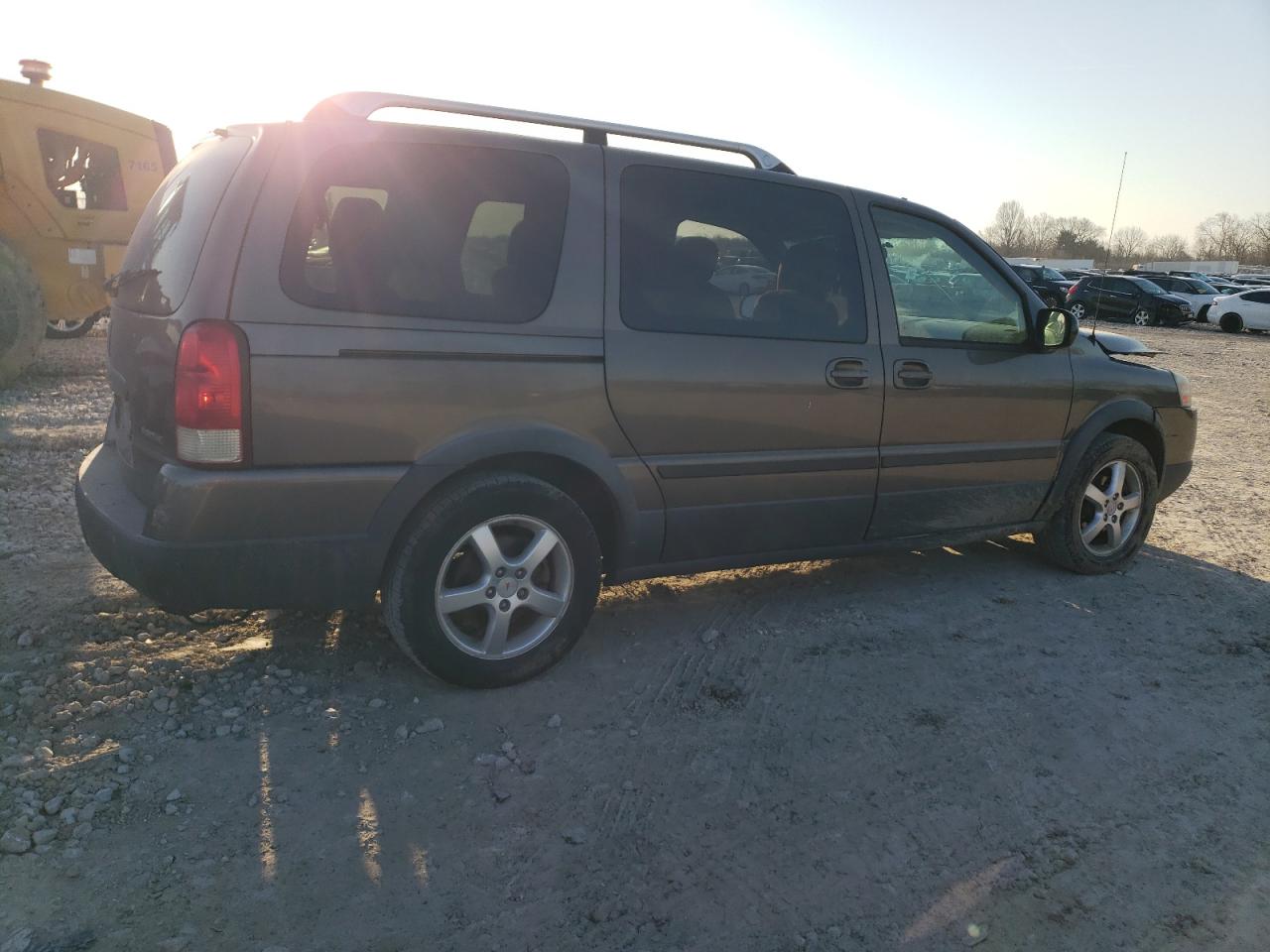 2005 Pontiac Montana VIN 1GMDV33L45D220196 Copart auction photo, front end / side damage thumbnail 3